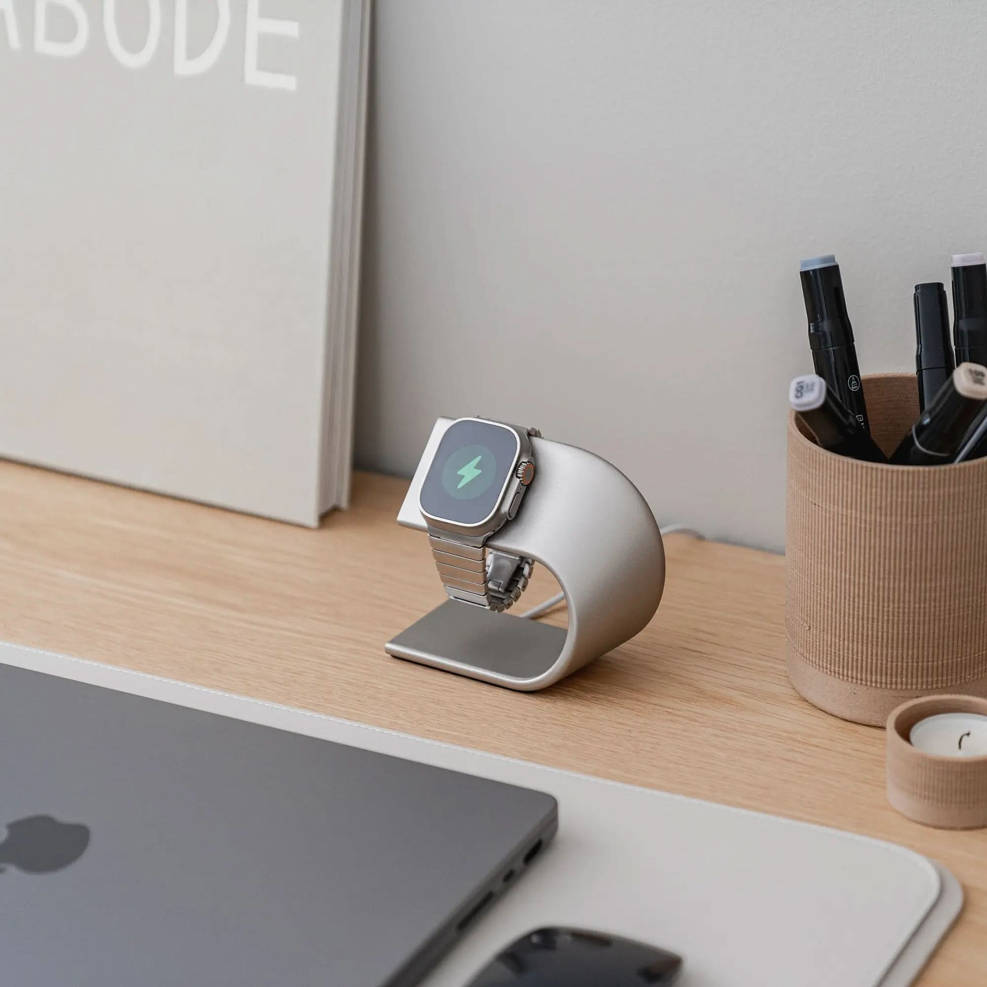 MillesTECband Aluminium Apple Watch Ultra Ständer - Titanfarben - MillesTEC