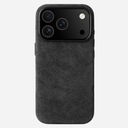 iPhone 17 Pro Max Hülle aus Alcantara® in Schwarz – Vorder- und Rückansicht