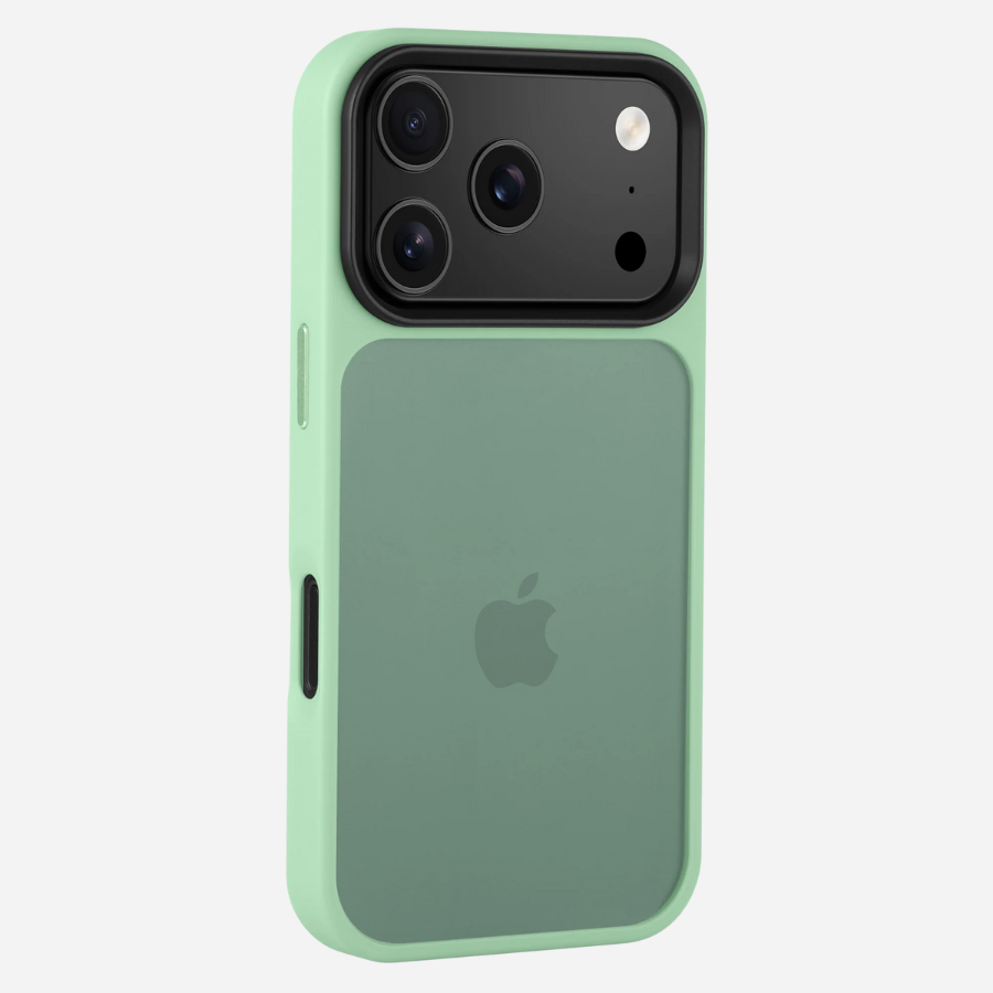 Schräg hinten: iPhone 17 Pro Max im mintgrünen Bandkult Solid Case, Kamerainsel und seitliche Tasten sichtbar.