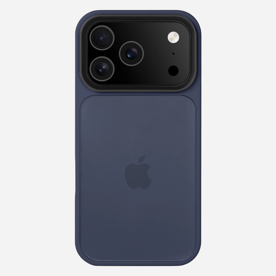 Rückseite des iPhone 17 Pro Max im Bandkult Solid Case (dunkelblau) – großes Kameramodul mit Schutzrahmen.
