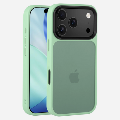 iPhone 17 Pro Max mit Bandkult Solid Case in Mintgrün – Vorder- und Rückansicht mit erhöhtem Kameraschutz.