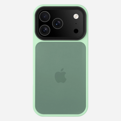 Rückseite des iPhone 17 Pro Max im Bandkult Solid Case (mintgrün) – großes Kameramodul mit Schutzrahmen.